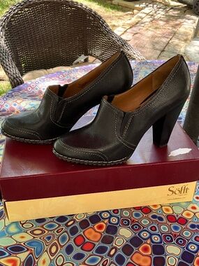 Sofft Black Leather Pump Heels Size 7